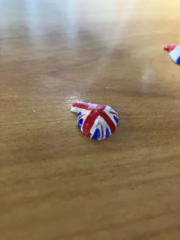 プックリシール)国旗(レジン