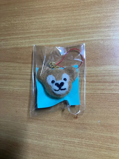 羊毛フェルトのクマ